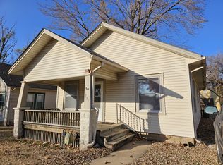 904 Elizabeth St, Winfield, KS 67156