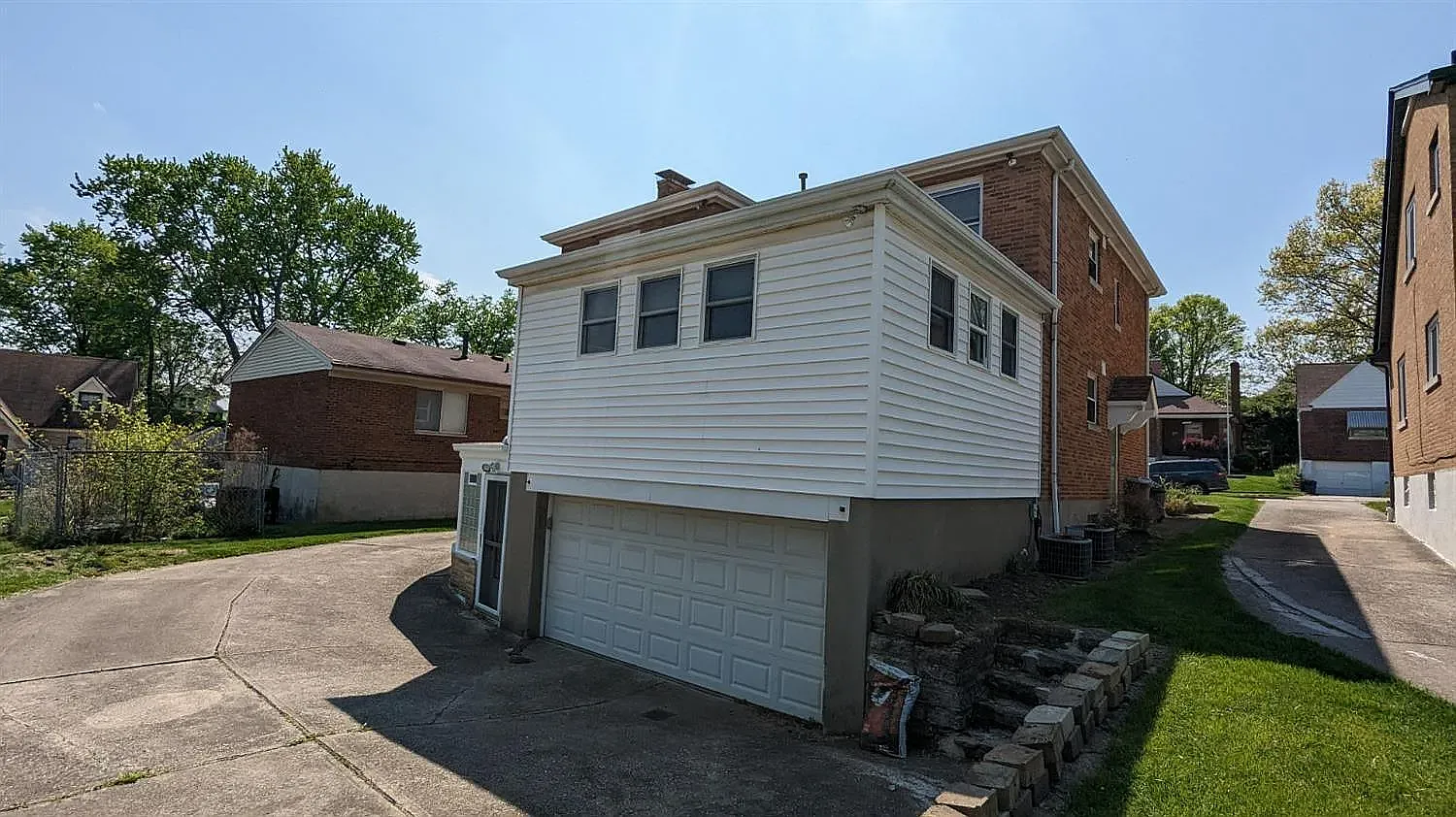 3 bed, 1400 sqft, $1,700 — Photo 4