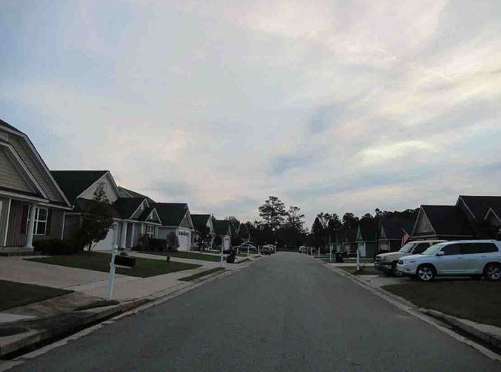 Exterior Neighborhood (street photo)