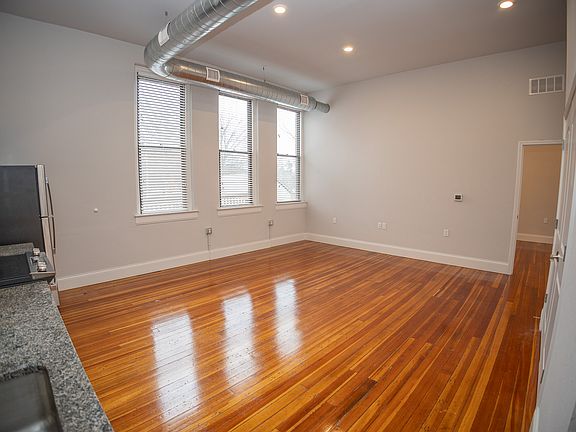 5th image of 230 W Dunklin St #102