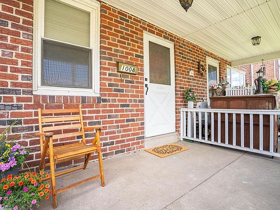 3rd image of 1008 Poplar St