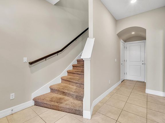 1st floor entry