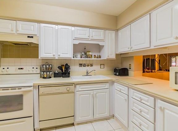 3rd image of 5310 Indian Creek Dr Unit 1-06