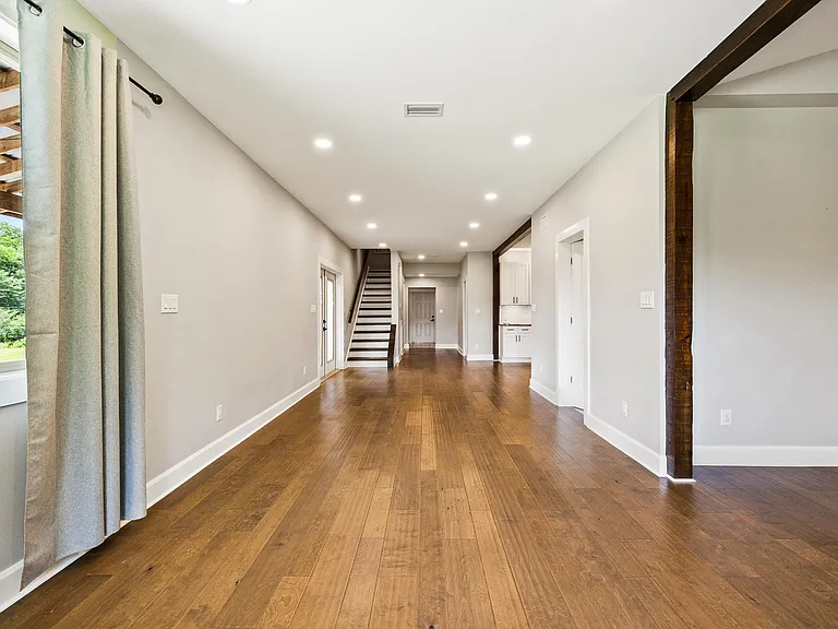 6121 Red Bud Ln — Photo 8