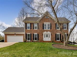 8026 Rittenhouse Cir, Charlotte, NC 28270