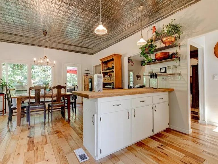 20600 NW Kings Grade Rd — Photo 31