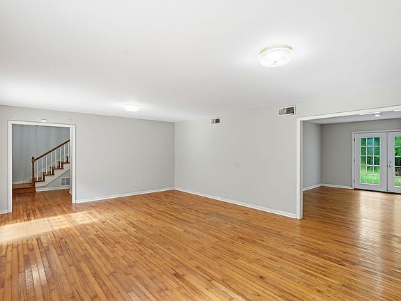2nd image of 1302 San Luis Rd