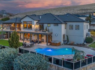 1502 W 52nd Ave, Kennewick, WA 99337