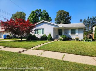 2608 Bedford Rd, Lansing, MI 48911