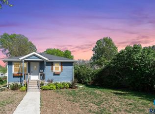 208 S 4th St, Beresford, SD 57004
