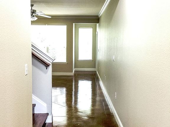 3rd image of 2901 Savannah Ct