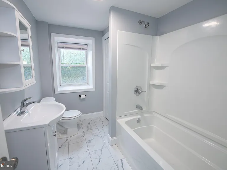 225 Old Soldiers Rd #B — Photo 19