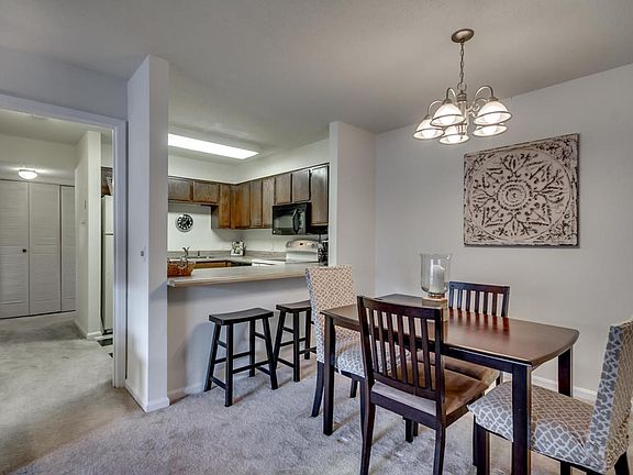 3rd image of 2501 Veterans Memorial Pkwy APT 612