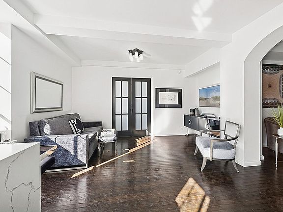 3rd image of 340 W 57th St APT 15E