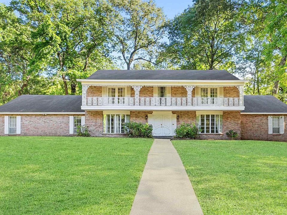 1st image of 38 Dogwood Lake Dr