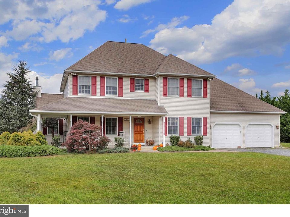 1st image of 310 Fieldcrest Dr