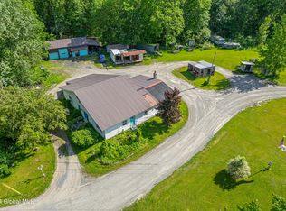 9 Oak Ave, Malta, NY 12020