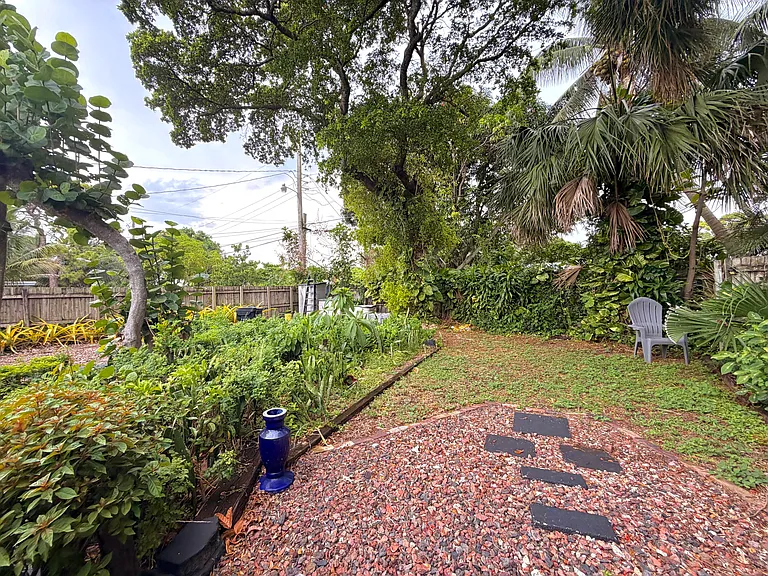 1421 NW 2nd Ave #B — Photo 8