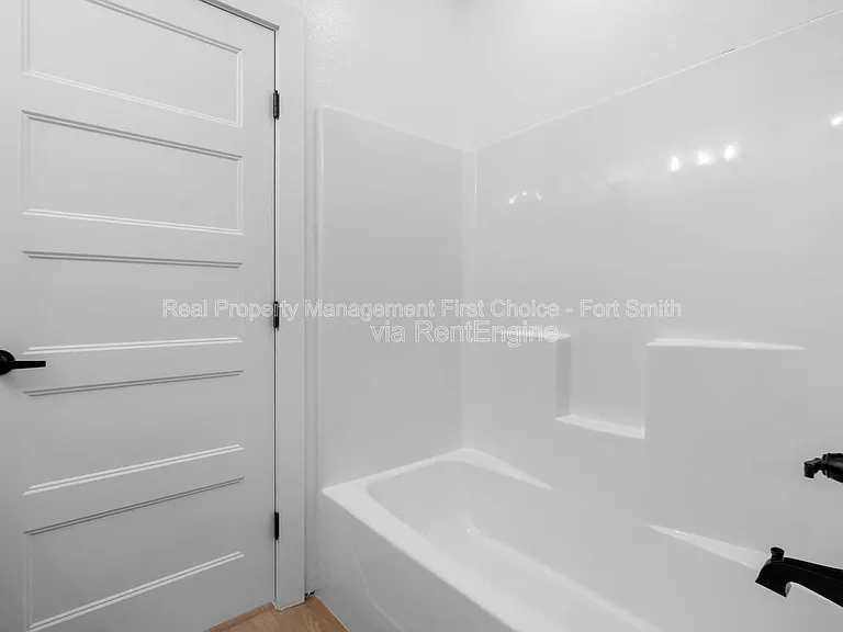 8705 Cantera Dr #B — Photo 22
