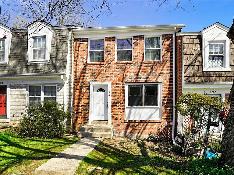 9202 Sprucewood Rd — Photo 2