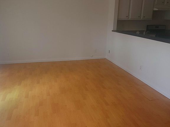 5th image of 12301 Runnymede St Unit 3
