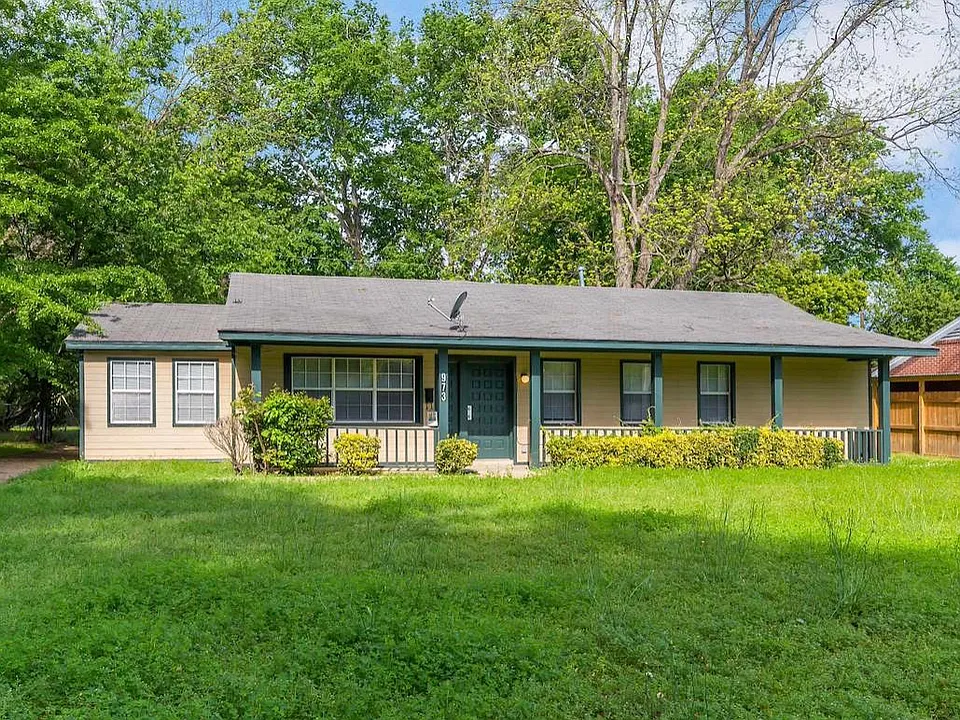 973 Parkwood Ct