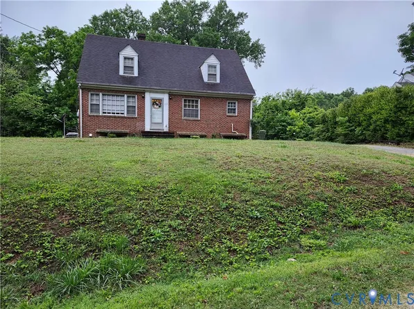 919 W Osborn Rd, Farmville, VA 23901