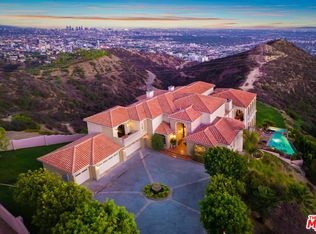 2462 Solar Dr, Los Angeles, CA 90046