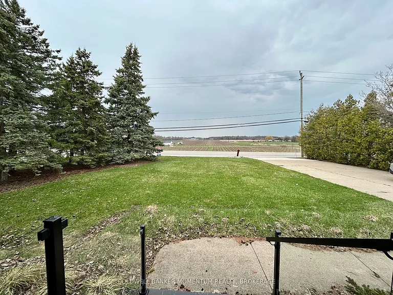 413 Queenston Rd — Photo 3