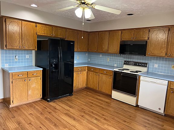 5th image of 2205 N 121st St