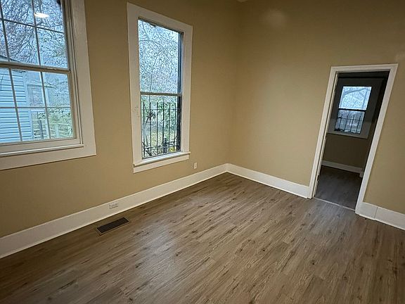 4th image of 1736 McMillon Ave SW