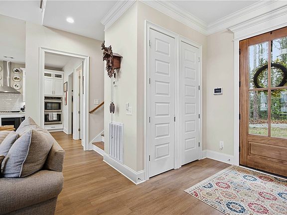 5th image of 1077 Lee Road 370