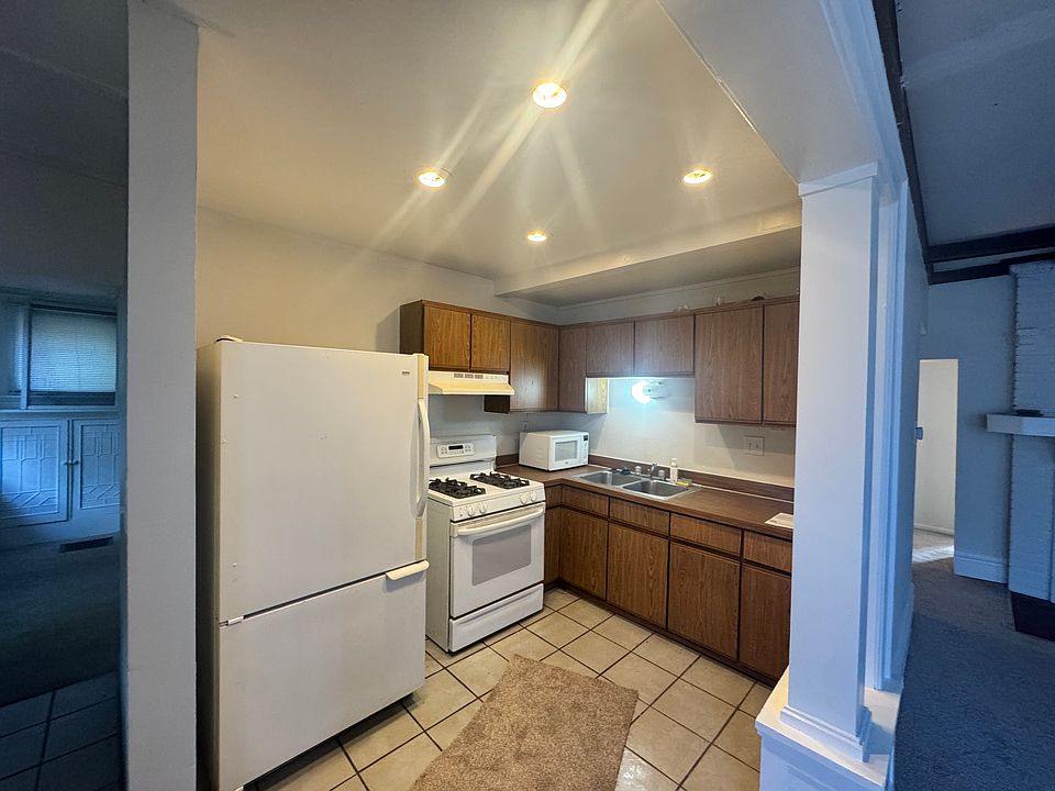1st image of 2032 N 4th St APT A