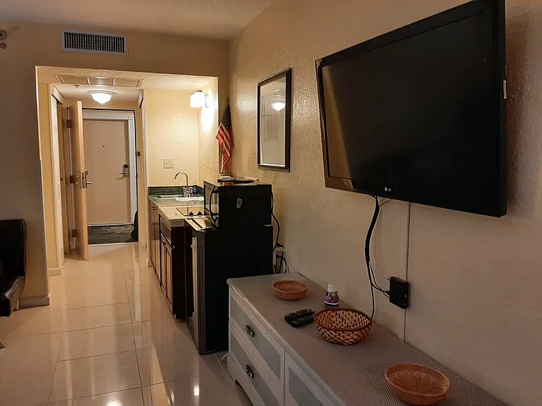 19201 Collins Ave #707 — Photo 6