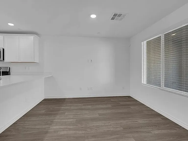 10772 Ditchburn Ct — Photo 5
