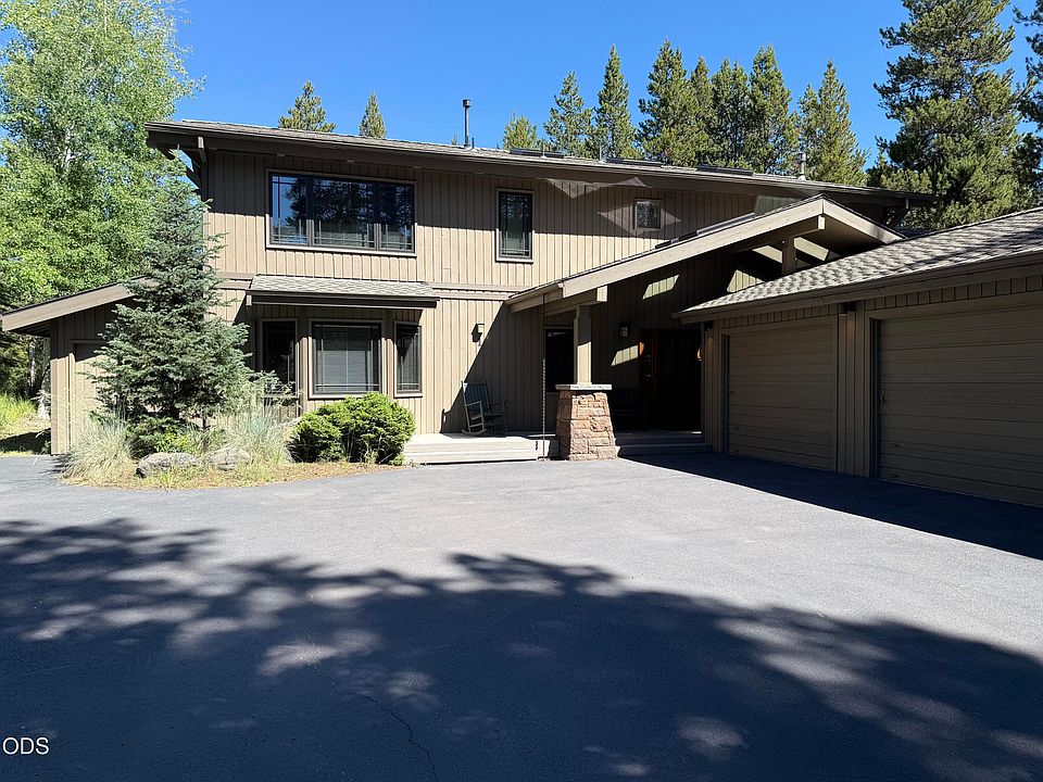 1st image of 17596 Goldfinch Ln #1