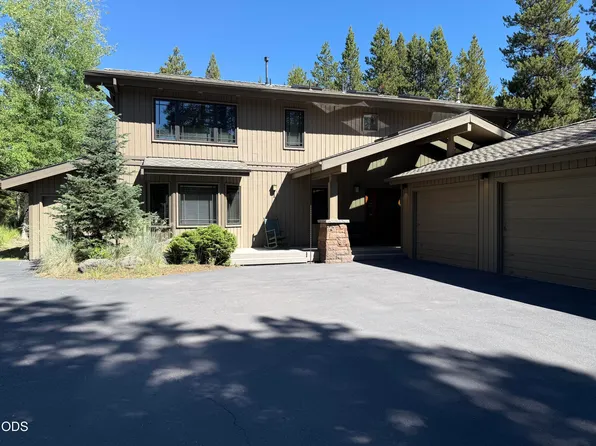17596 Goldfinch Ln #1, Bend, OR 97707