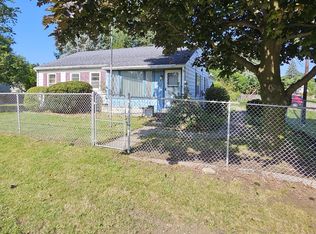 3354 S Grand Traverse St, Burton, MI 48507