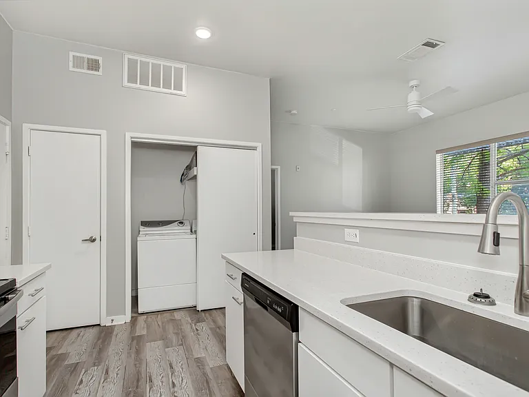 3015 Bryan St #1A — Photo 13