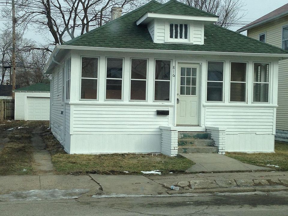 1st image of 816 W 7th St