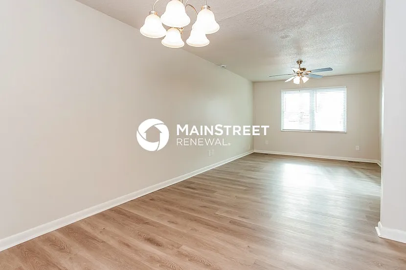 5409 Avebury Ln — Photo 2