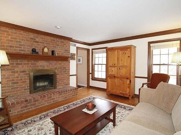 4th image of 2636 W Sunnydale Ln