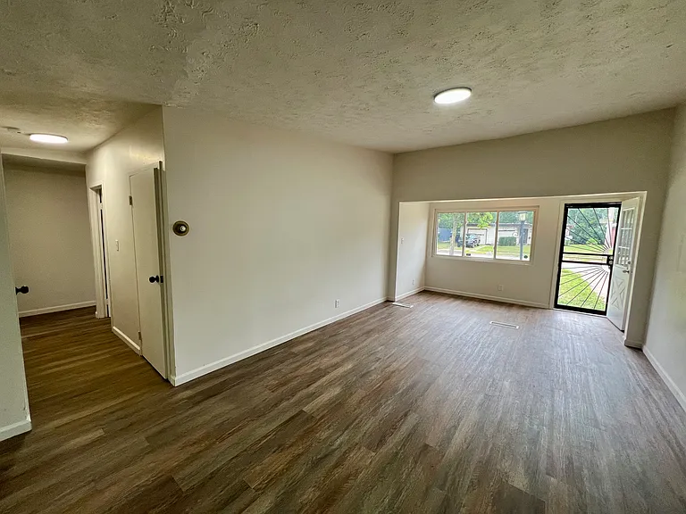 18062 Blandford Rd — Photo 8