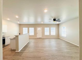 1931 W Flintlock Way #2, Mustang, OK 73064