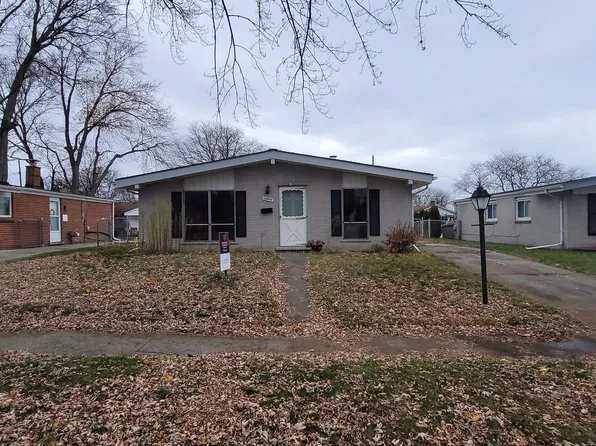 22809 Detour St, Saint Clair Shores, MI 48082