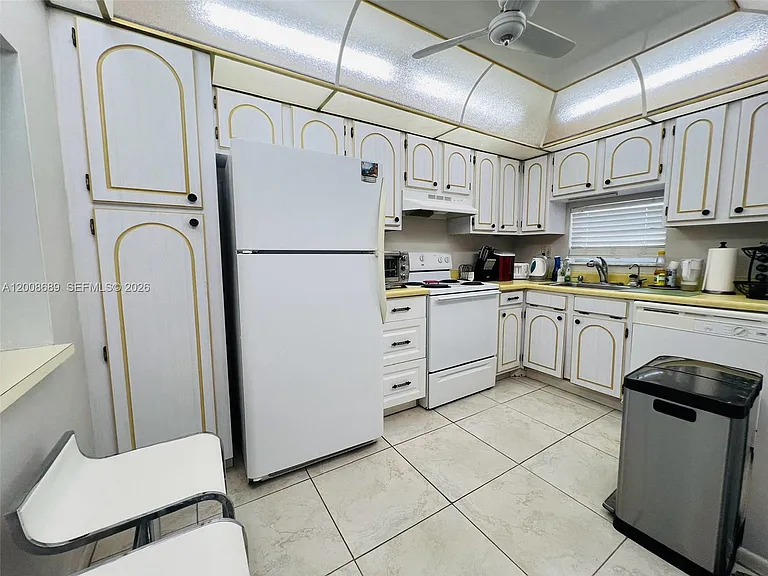 9820 S Hollybrook Lake Dr #202 — Photo 14
