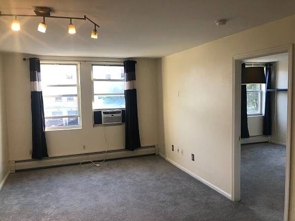 1st image of 151 Jefferson Ave #2
