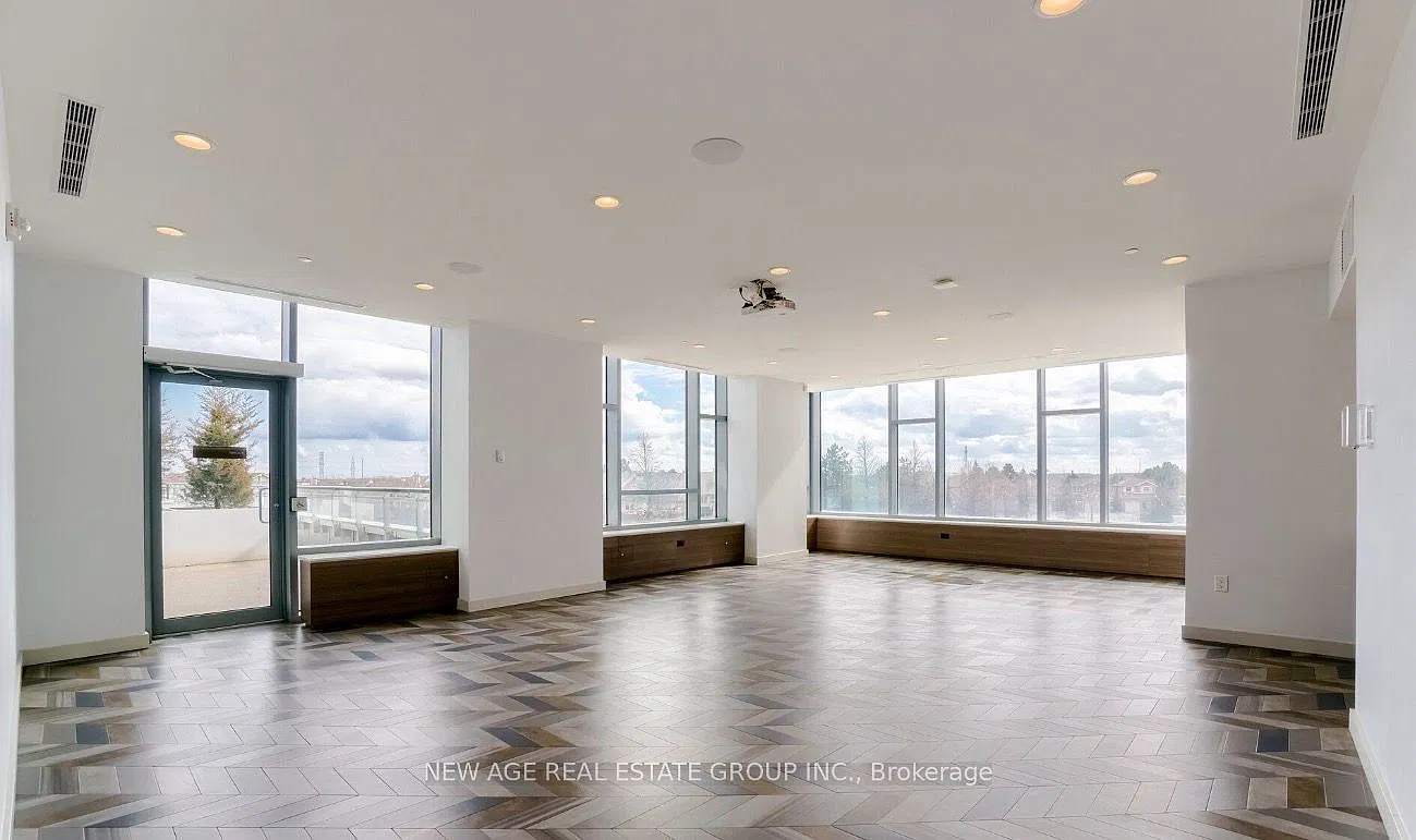 2560 Eglinton Ave W — Photo 3