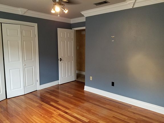 3rd image of 4109 Yale St