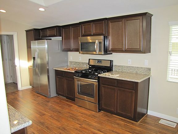 5th image of 154 Chateau La Salle Dr #154
